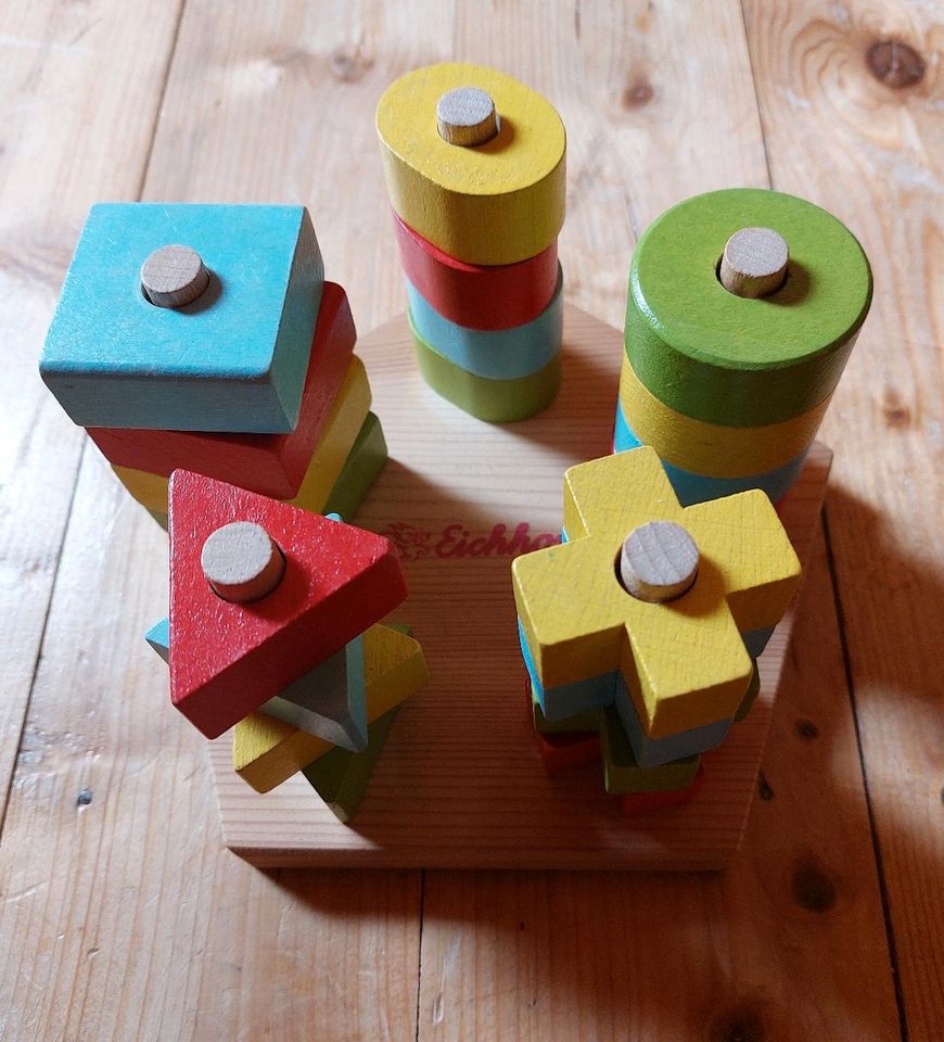 2 x Baby Holzspielzeug Eichhorn Greifübung Formen in Herzogenaurach