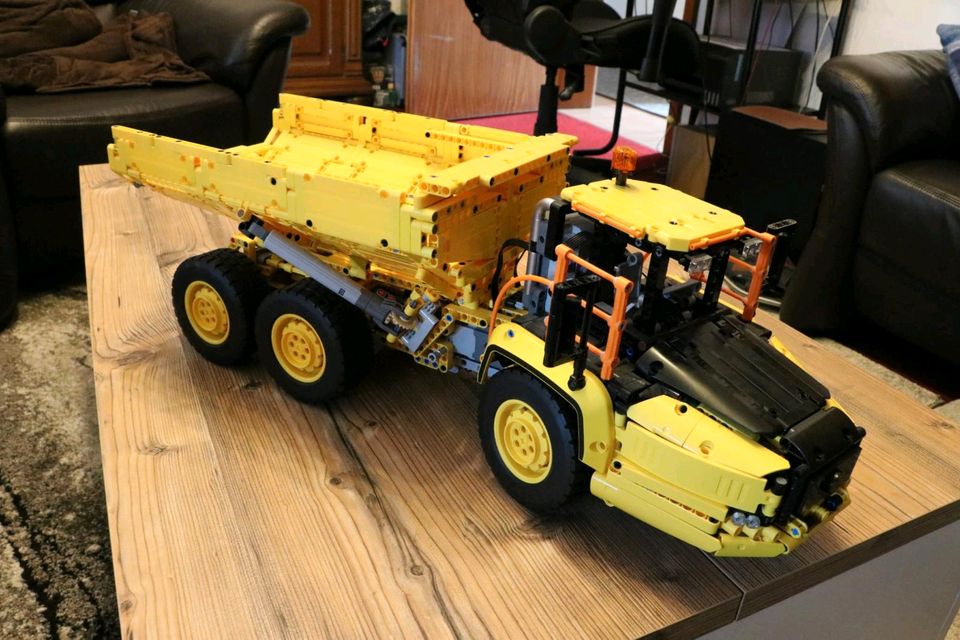 LEGO Technic (42114) Knickgelenkter Volvo-Dumper (6x6) in Borken