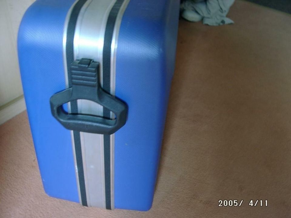 Reisekoffer - ca. 67cm - auf Rollen - nur 3,2 kg in Essen