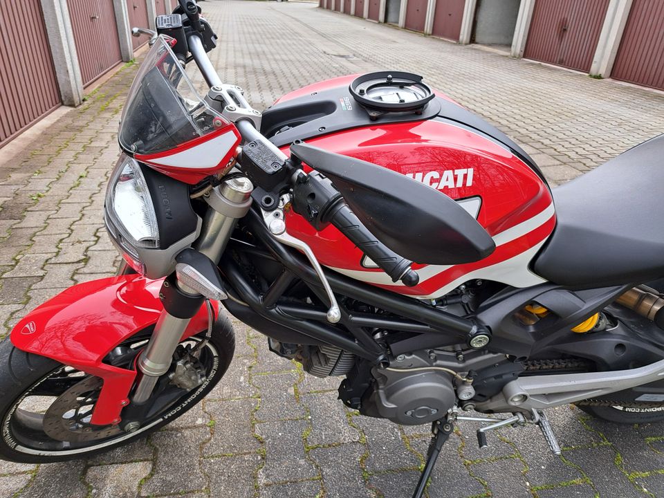 Ducati Monster 696 in Regensburg