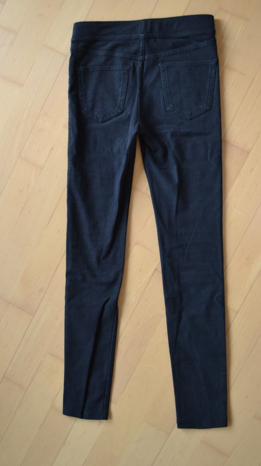 Sehr gut erhaltene Skinny Fit Jeans von H&M in Gr. 146 in Dresden