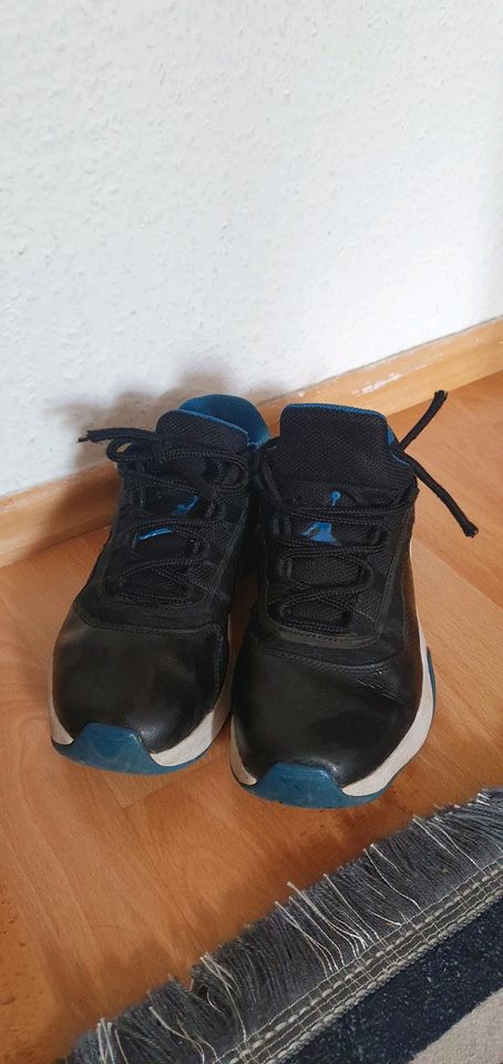 Kinderschuhe von Jordan Größe  37,5 in Zwickau