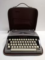 Brillant 750 Schreibmaschine mit Koffer Wandsbek - Hamburg Poppenbüttel Vorschau