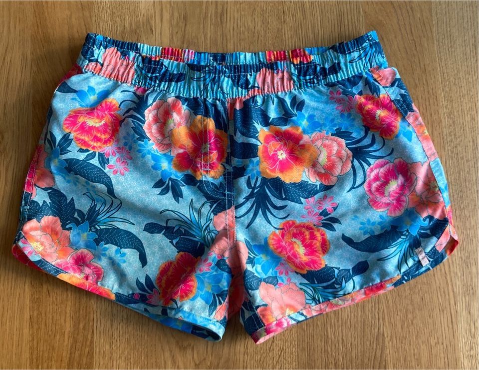 Esprit Badeshorts Badehose Mädchen Gr.170/176 Shorts in Freiburg im Breisgau