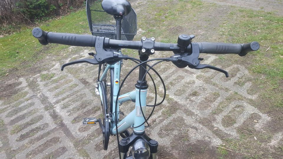 Kalkhoff Alu Trekkingbike mit Öl Bremsen in Hamburg