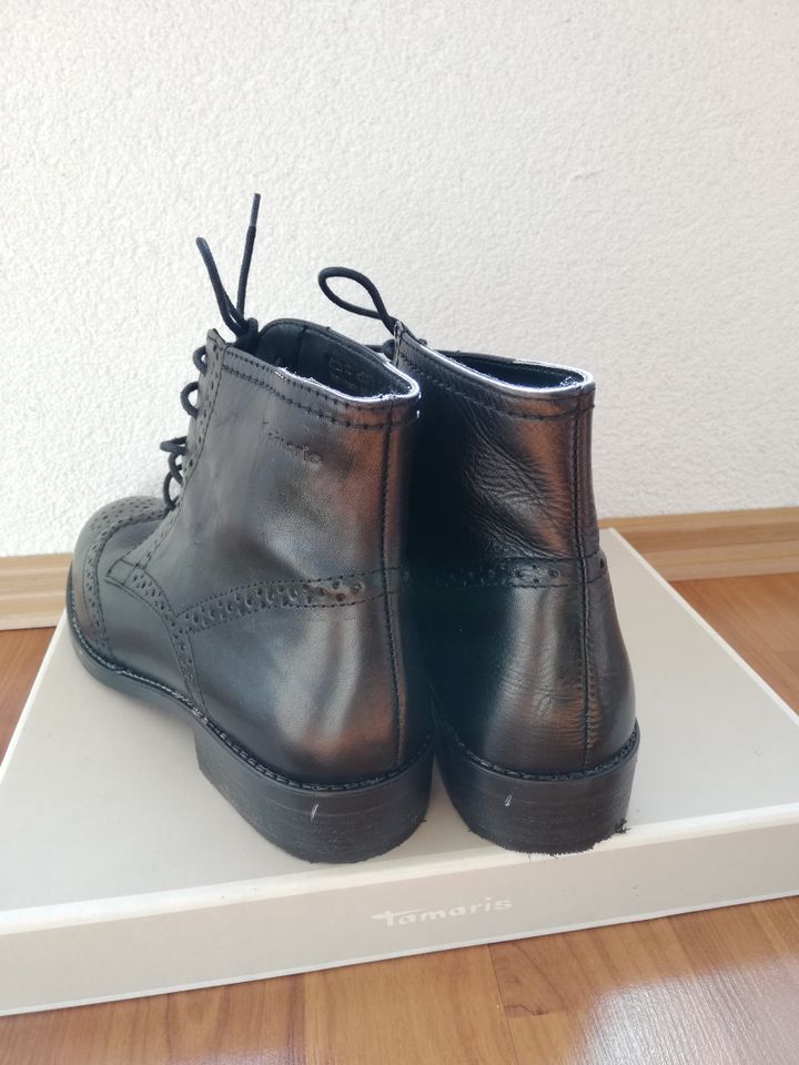 Schnürschuhe Stiefelette Tamaris Leder schwarz Größe 39 neu in Berlin