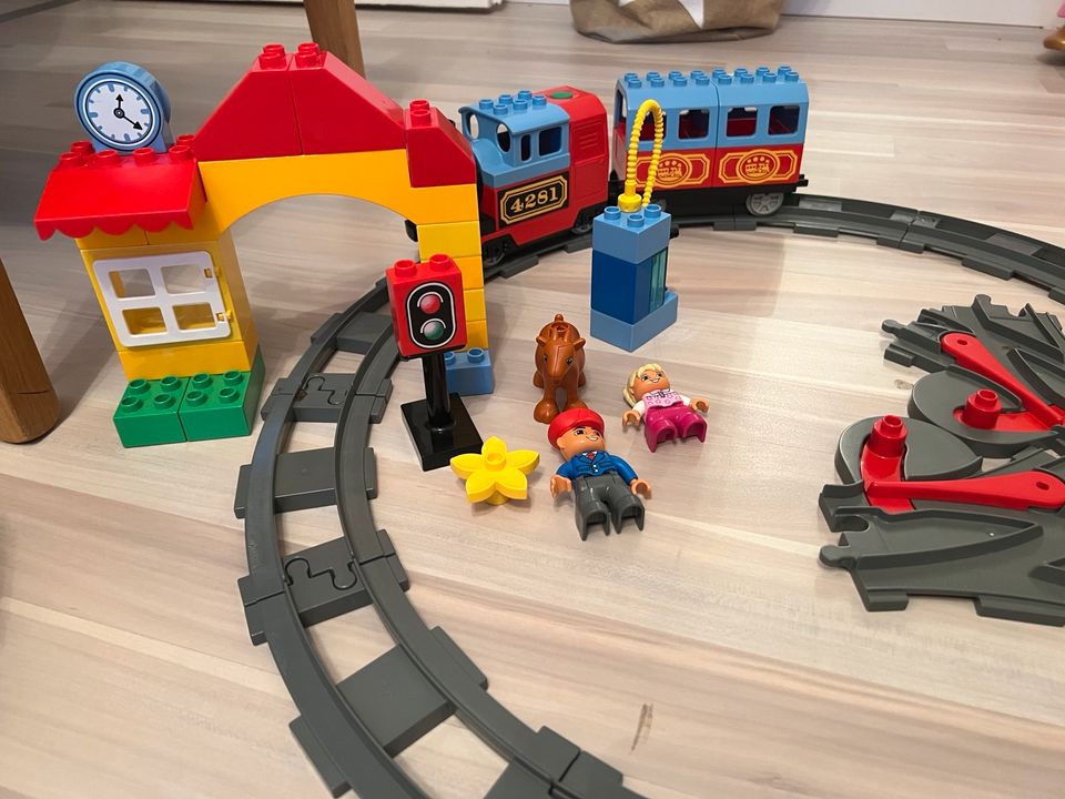 Lego Duplo Eisenbahn 10507 plus Erweiterung in Langenhagen
