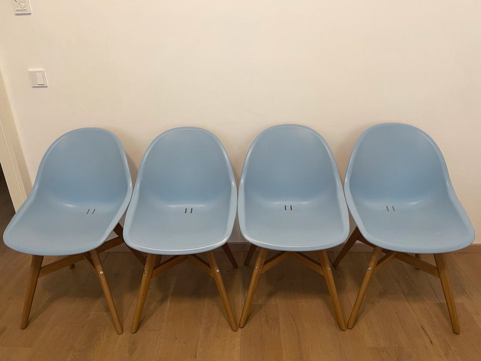 Ikea schöne blau Essen Stuhl mit Holz Stuhlbeine in Leipzig