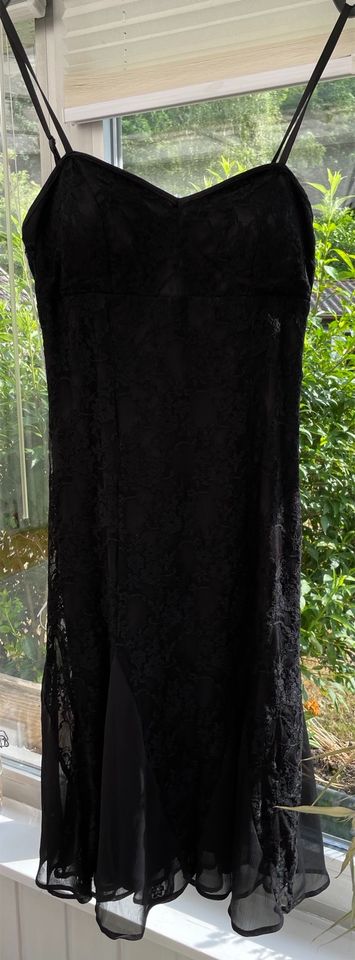 Laura Scott Abendkleid schwarz, Spitze, Spaghettiträger, Gr. 36 in  Rheinland-Pfalz - Zweibrücken | eBay Kleinanzeigen ist jetzt Kleinanzeigen