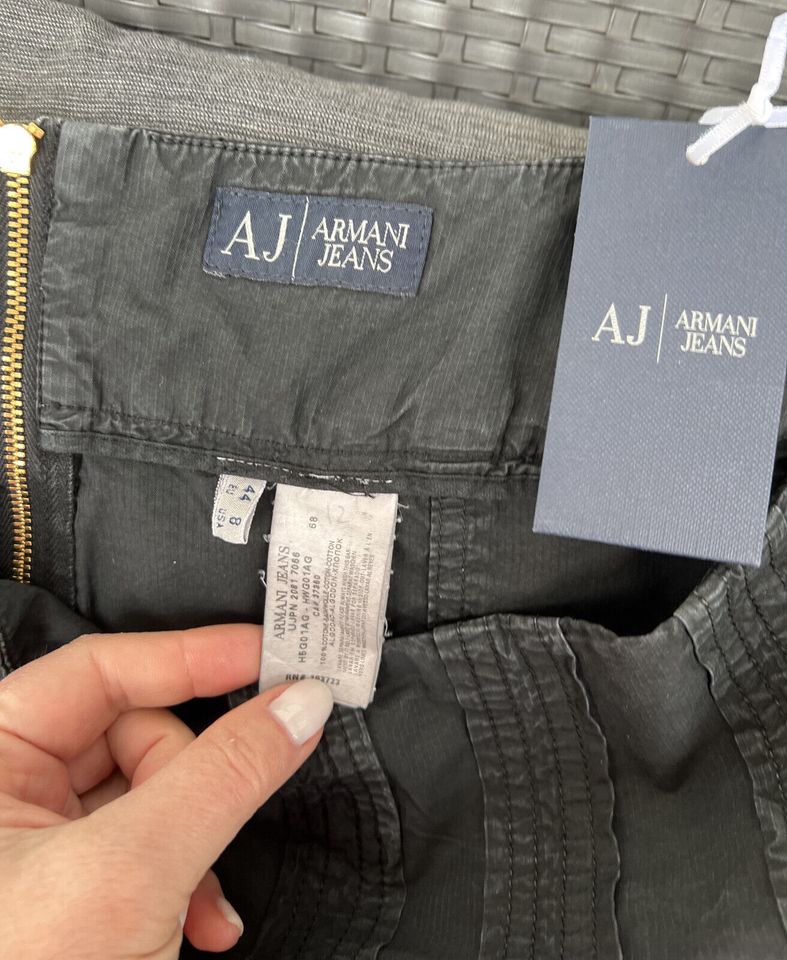 Armani Rock in Schwarz mit abnehmbarem Gürtel, Gr. M / 44 IT in Düsseldorf