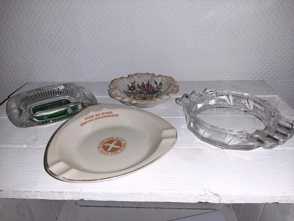 Aschenbecher Sammlung Glas Porzellan vintage Raucher deko in Bremen