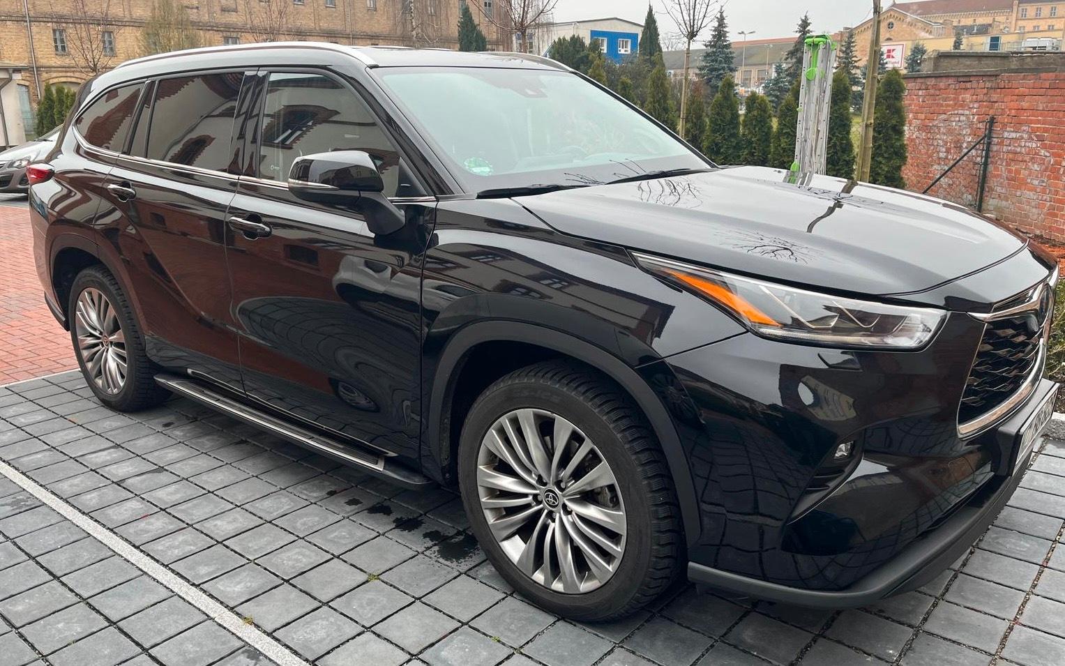 Abbildung des Autos TOYOTA HIGHLANDER 2,5 HY…