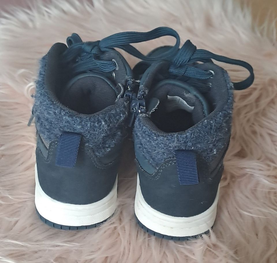 gefütterte Winterschuhe Sneaker Junge blau Größe 31 in Jockgrim