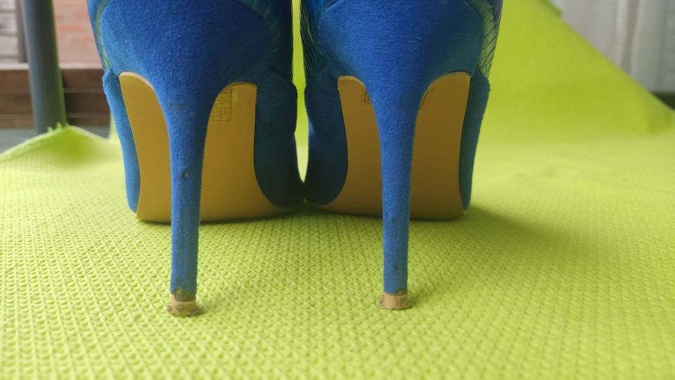 Pumps Schuhe mit Absatz Blau Gr. 36 Top Zustand in Neuss