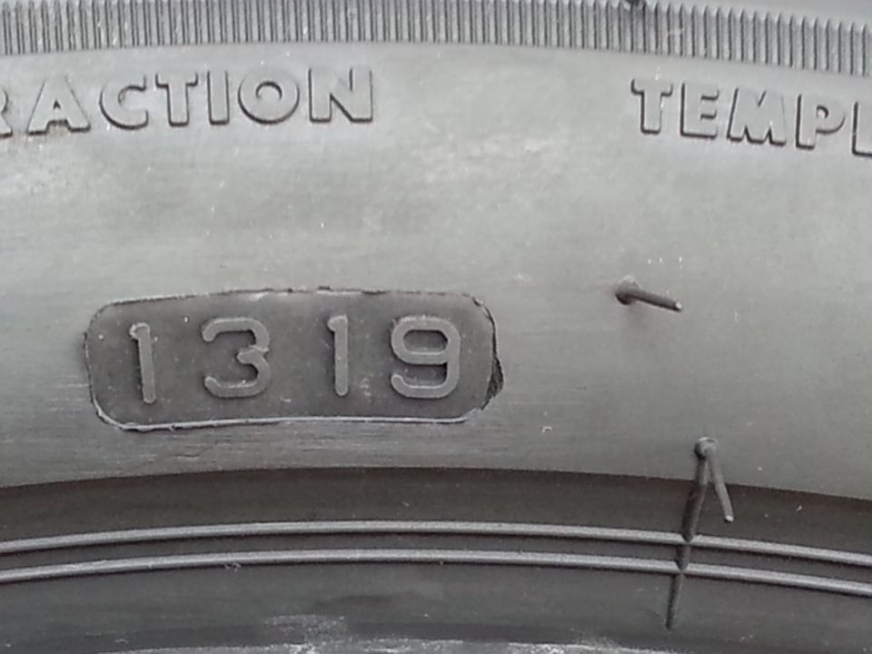 245/40R19 94 W Bridgestone T005 DOT 19 in Engelskirchen
