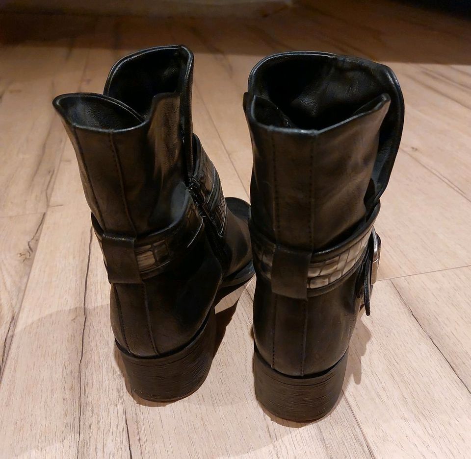 Boots Gr. 39 schwarz selten getragen Stiefeletten Graceland in Weddingstedt