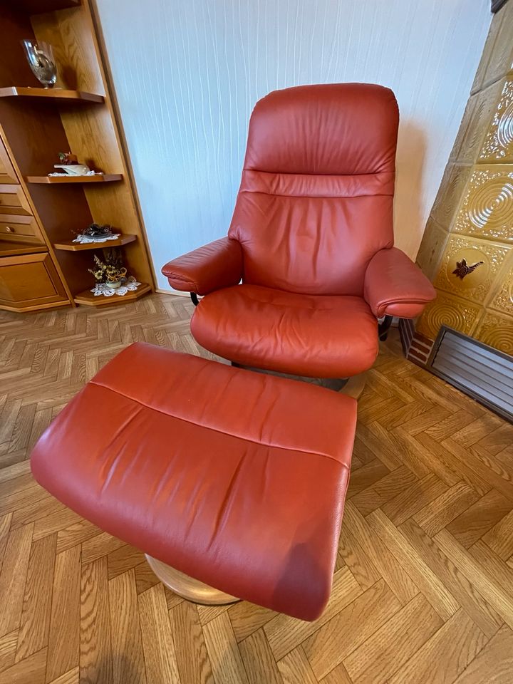 Stressless Sunrise Classic M Sessel + Hocker | Leder Paloma Henna in Neuhaus-Schierschnitz