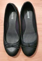 Ballerinas schwarz schleife 39 Sommerschuhe flache Schuhe Nordrhein-Westfalen - Krefeld Vorschau
