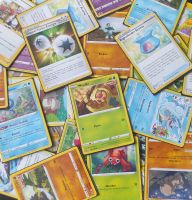 Über 45 Pokemon Karten In Schutzhüllen - Pokémon - Trading cards Sachsen-Anhalt - Halle Vorschau