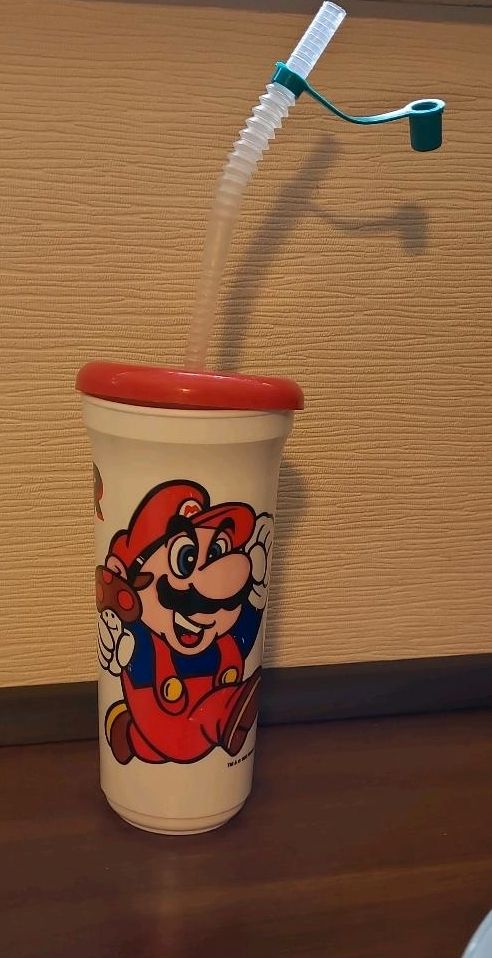 1993 Super Mario Nintendo Becher in Lippstadt