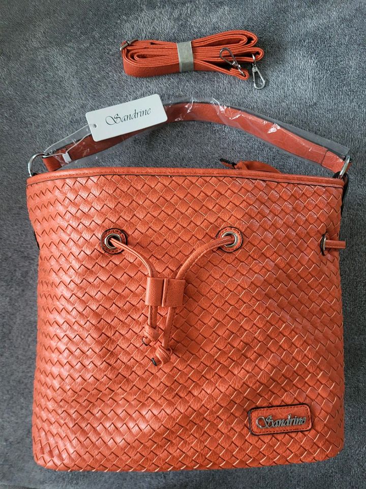 Damen Tasche neu in Velbert