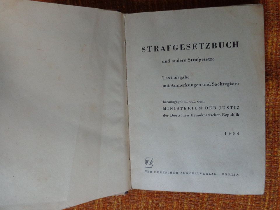 StGB und andere Strafgesetze 1954 , DDR in Bad Muskau