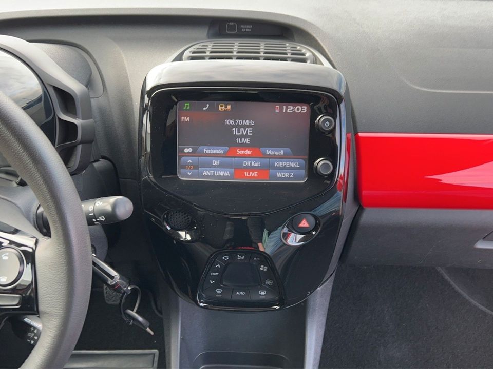 Peugeot 108 Allure Klimaautomatik Carplay in Lüdinghausen