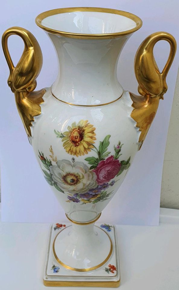 Alka Kunst Porzellanvase Henkel-Vase 28cm weiß Blumen in Berlin