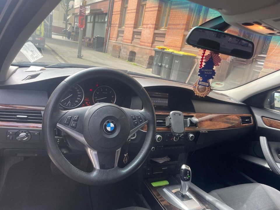 BMW 525i -E60 Facelift Automatik /Klima in Kassel