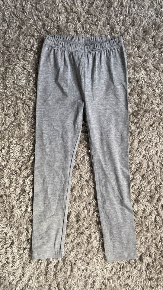 Mädchen Leggings Gr.128 grau neu in Gotha