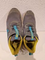 Nike Schuhe turn Sport sneaker Gr 34 Baden-Württemberg - Böhmenkirch Vorschau