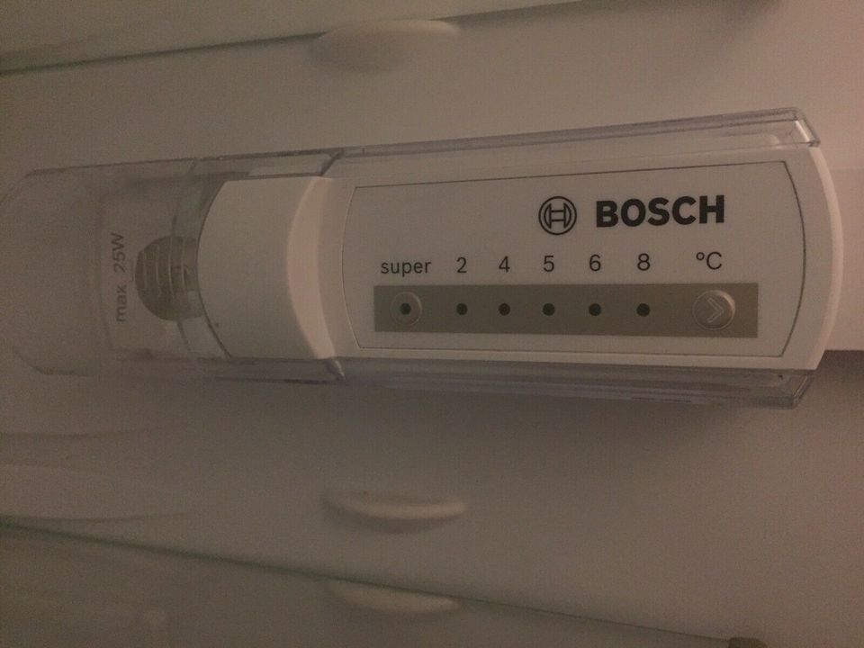 Einbaukühlschrank Bosch Kühlgefrierkombination in Frankfurt am Main