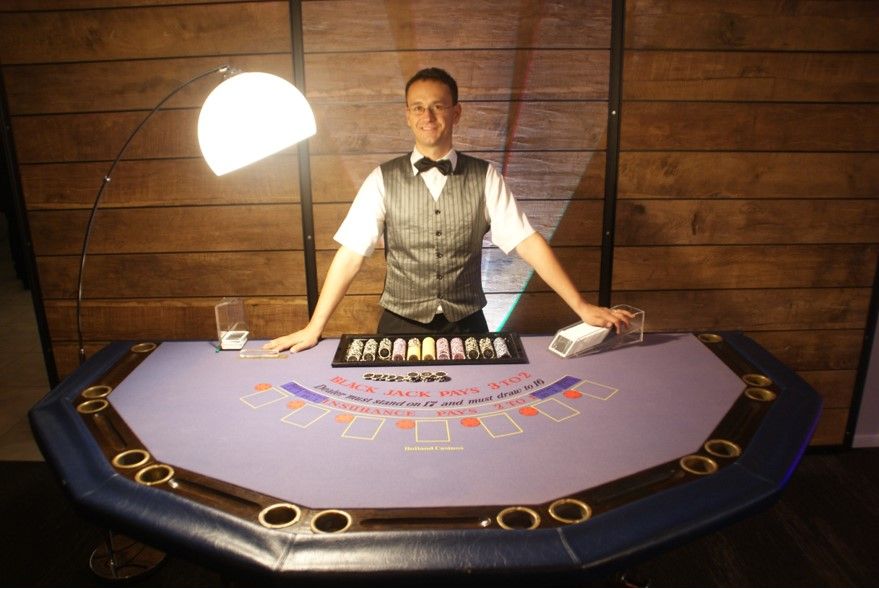 Mobiles Casino ,Black Jack, Poker, Roulette Tisch mit Croupier in Frankfurt am Main