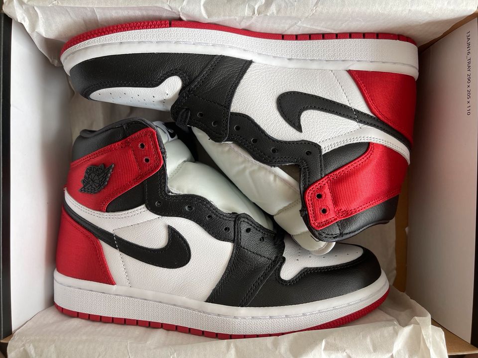 Air Jordan 1 Retro High Satin Black Toe EUR 38 USw 7 in München -  Schwabing-West | eBay Kleinanzeigen ist jetzt Kleinanzeigen