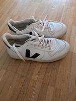 Veja V90 Sneaker Turnschuhe 39 München - Maxvorstadt Vorschau