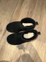 3x Getragene Ugg Schuhe Plateau Größe 40 Nordrhein-Westfalen - Kerken Vorschau