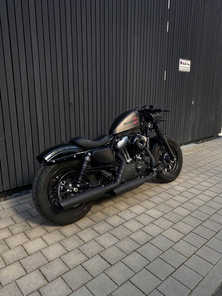 Harley Davidson Forty Eight Sportster 48 Neuzustand 1500 km in Stuttgart