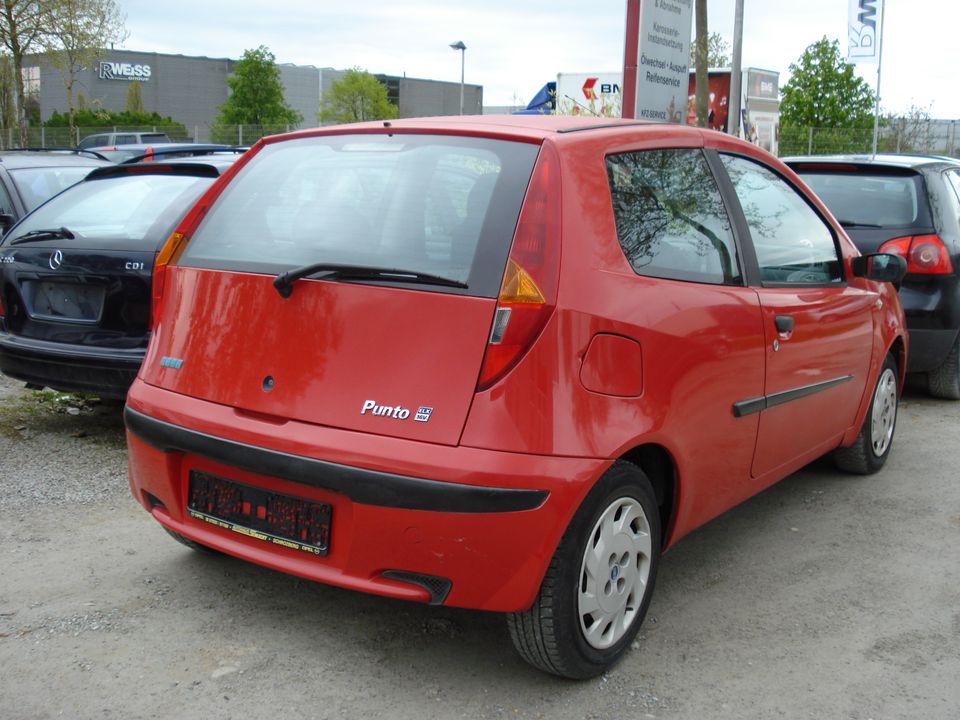 Fiat Punto Automatik 1,3 Tüv  1 / 2025 in Crailsheim