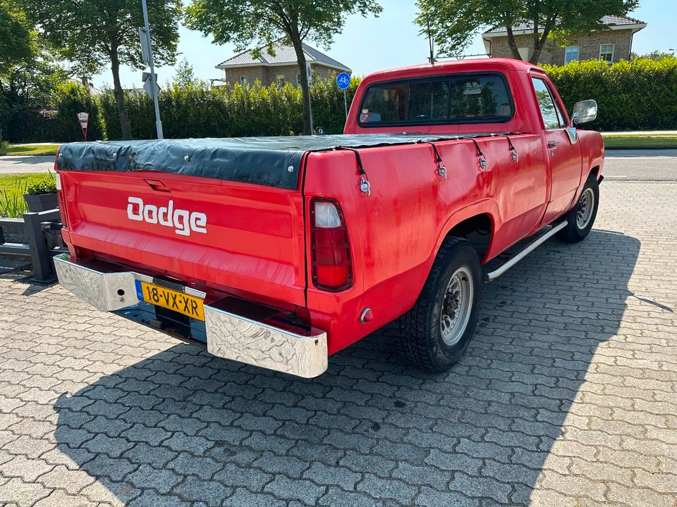 dodge D20 pick-up in Twist