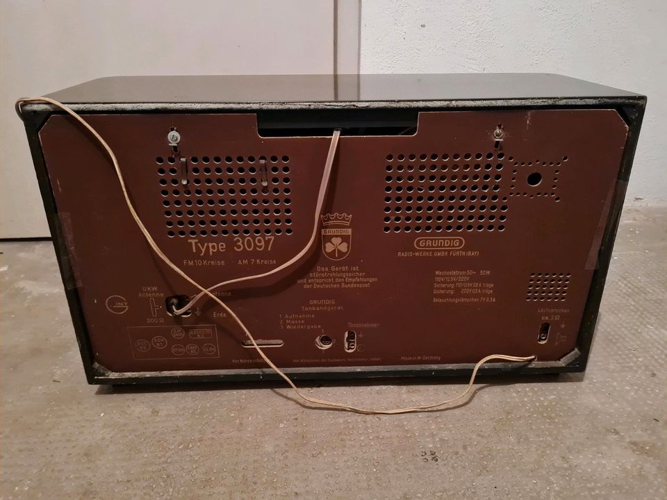 Grundig Musikbox 3097 Radio Röhrenradio Vintage Retro in Schramberg