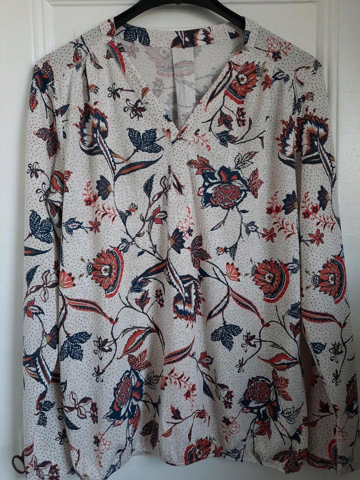 Damenbluse Shirtbluse 40/42 M/L floraö neuw. in Hofgeismar