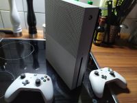 Xbox One S 1TB + 2 Controller Bergedorf - Hamburg Altengamme Vorschau