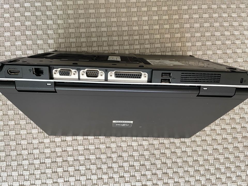 Fujitsu Lifebook E8420 / intelcore 2 Duo /4 GB RAM in Augsburg