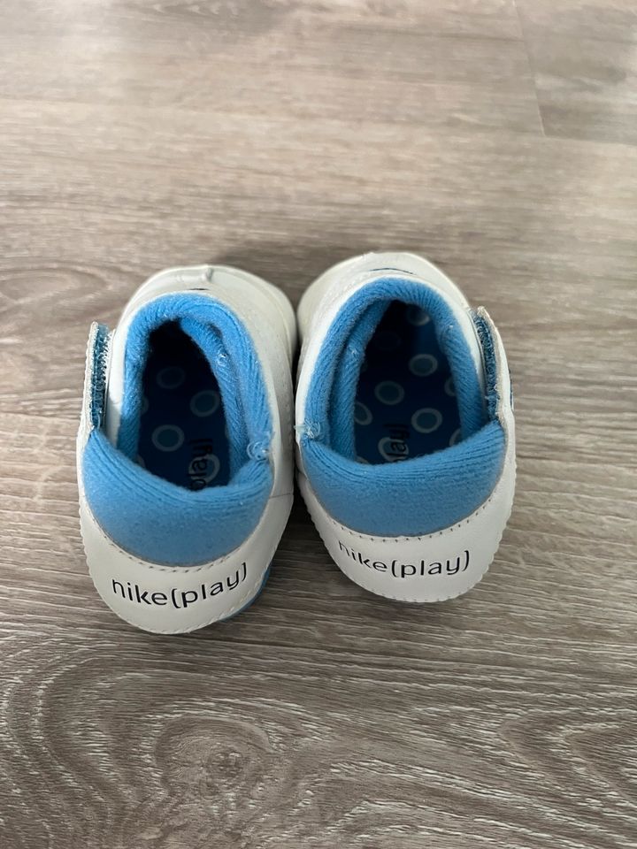 Nike Babyschuhe Gr. 18.5 neu in Hamburg