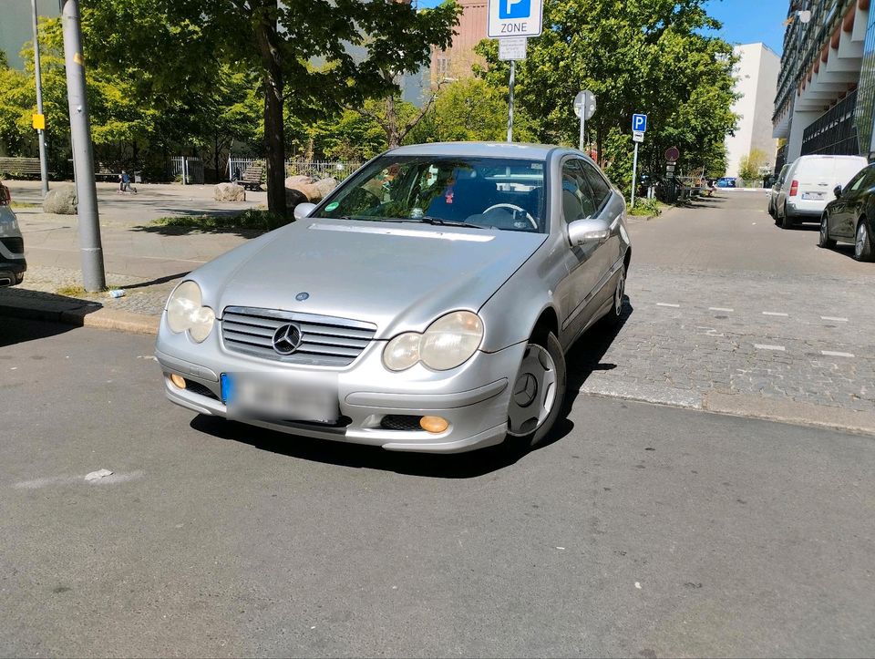 Mercedes Benz C- Klasse Sportcoupe Automatik in Berlin