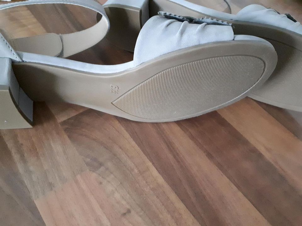 Caprice Schuhe Sommersandalen Größe 40 NEU in Eberbach