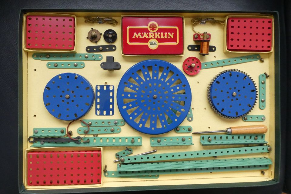 Märklin Metallbaukästen 100, 100 A, 102 A, 1031 & Wechselstrom in Ratzeburg