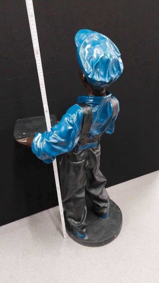 Kunstfigur / Dekofigur kleiner Junge ca. 110cm in Wiesbaden