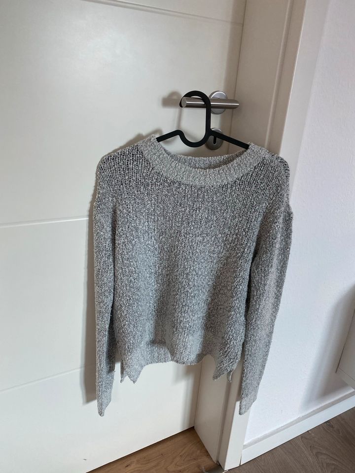 H&M Pullover Größe XS Farbe Hellgrau kaum getragen!! in Bad Salzuflen