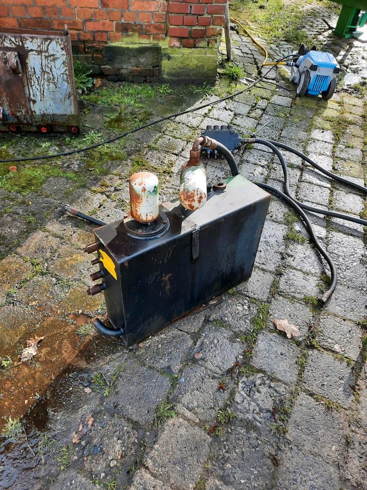 Hydrauliktank in Heidenau